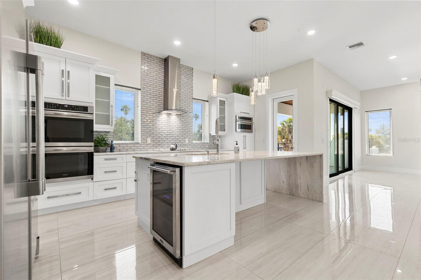 3835 SHORE ACRES BLVD NE, ST PETERSBURG, FL, 33703