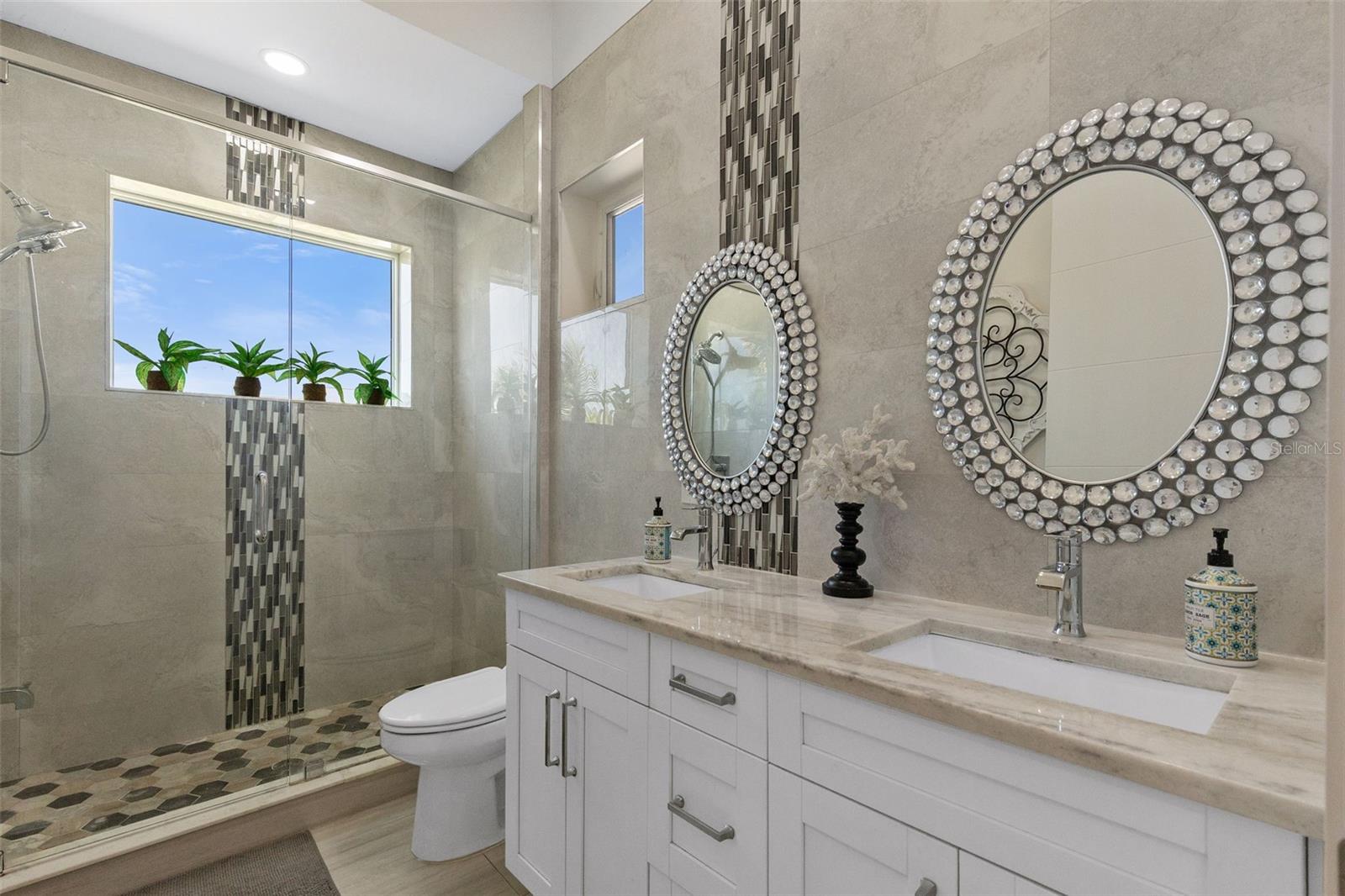 3835 SHORE ACRES BLVD NE, ST PETERSBURG, FL, 33703