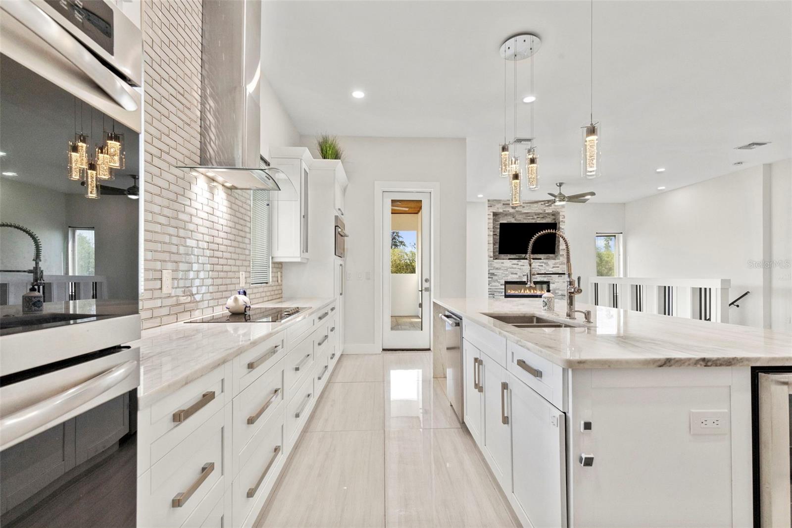 3835 SHORE ACRES BLVD NE, ST PETERSBURG, FL, 33703