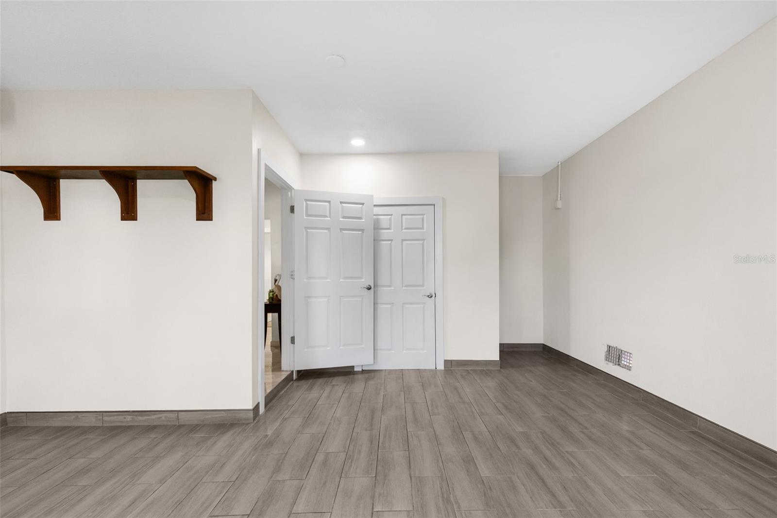 3835 SHORE ACRES BLVD NE, ST PETERSBURG, FL, 33703