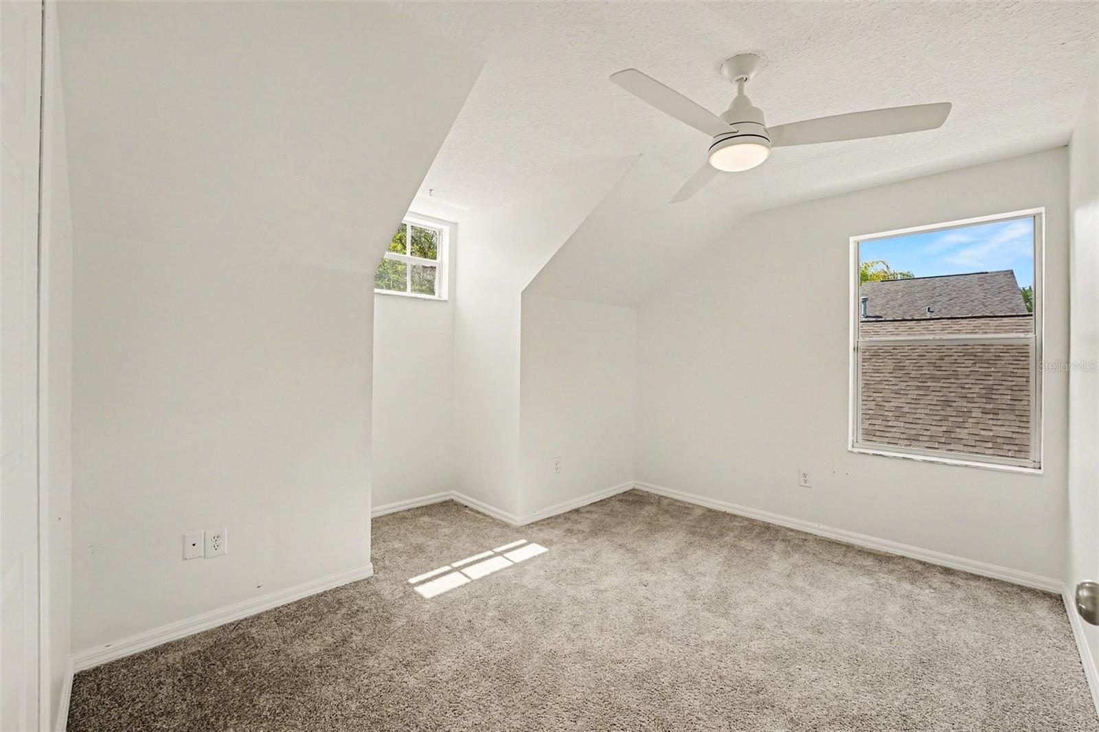5865 MEADOWPARK PL, LITHIA, FL, 33547