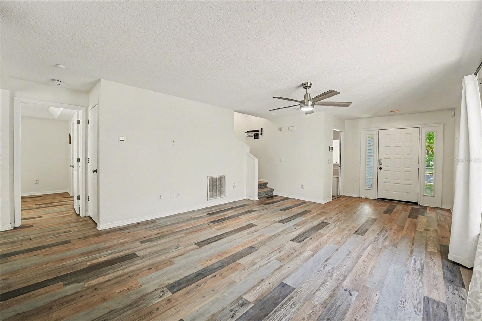 5865 MEADOWPARK PL, LITHIA, FL, 33547