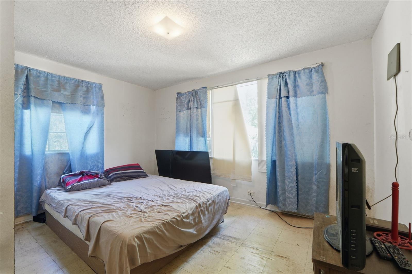 1301 E WILDER AVE, TAMPA, FL, 33603