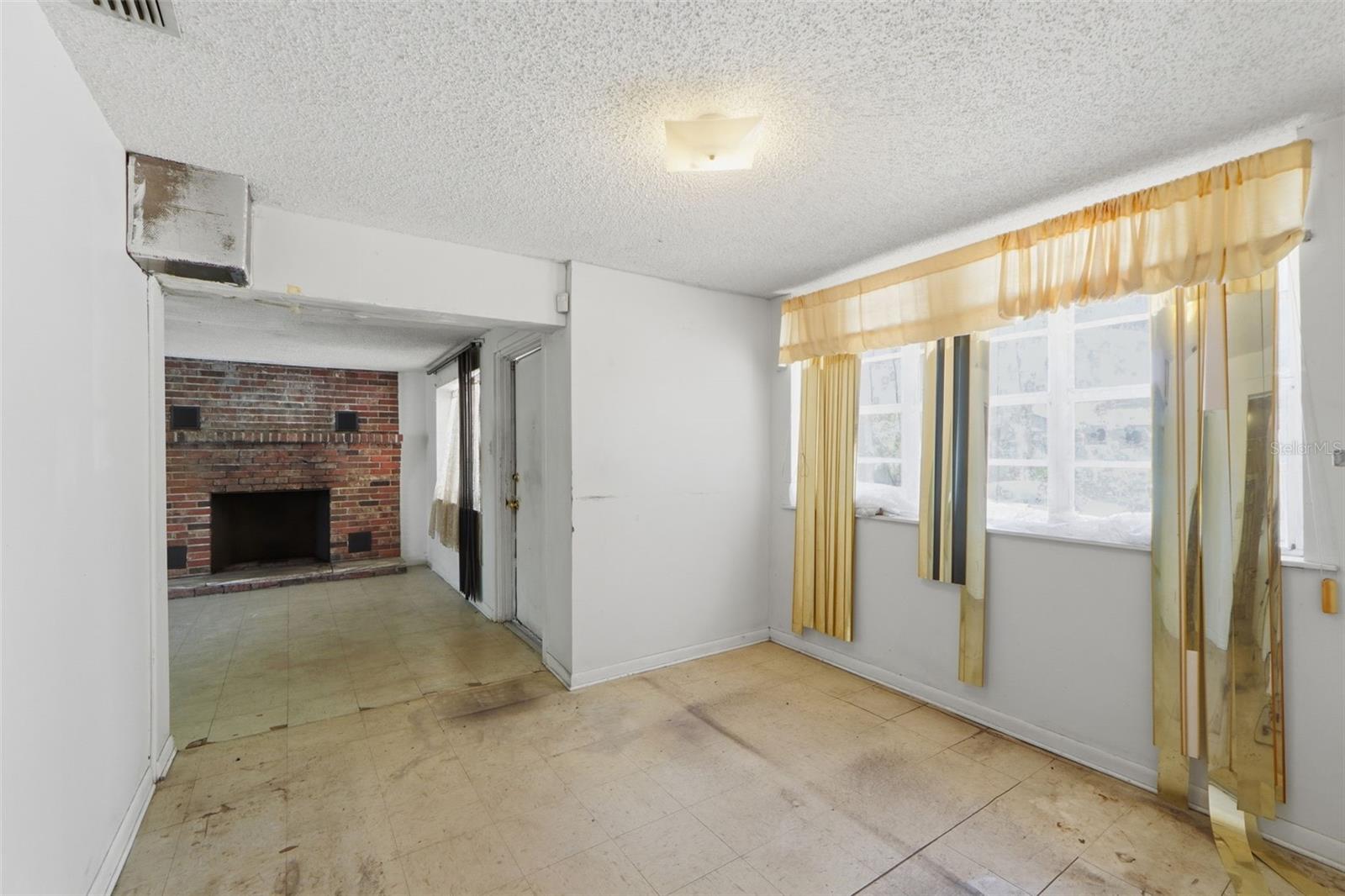 1301 E WILDER AVE, TAMPA, FL, 33603