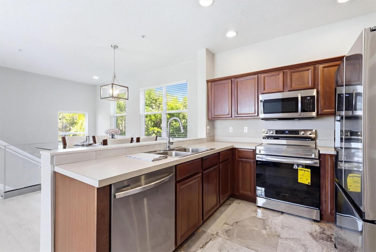 3825 PARKRIDGE CIR #1-202, SARASOTA, FL, 34243