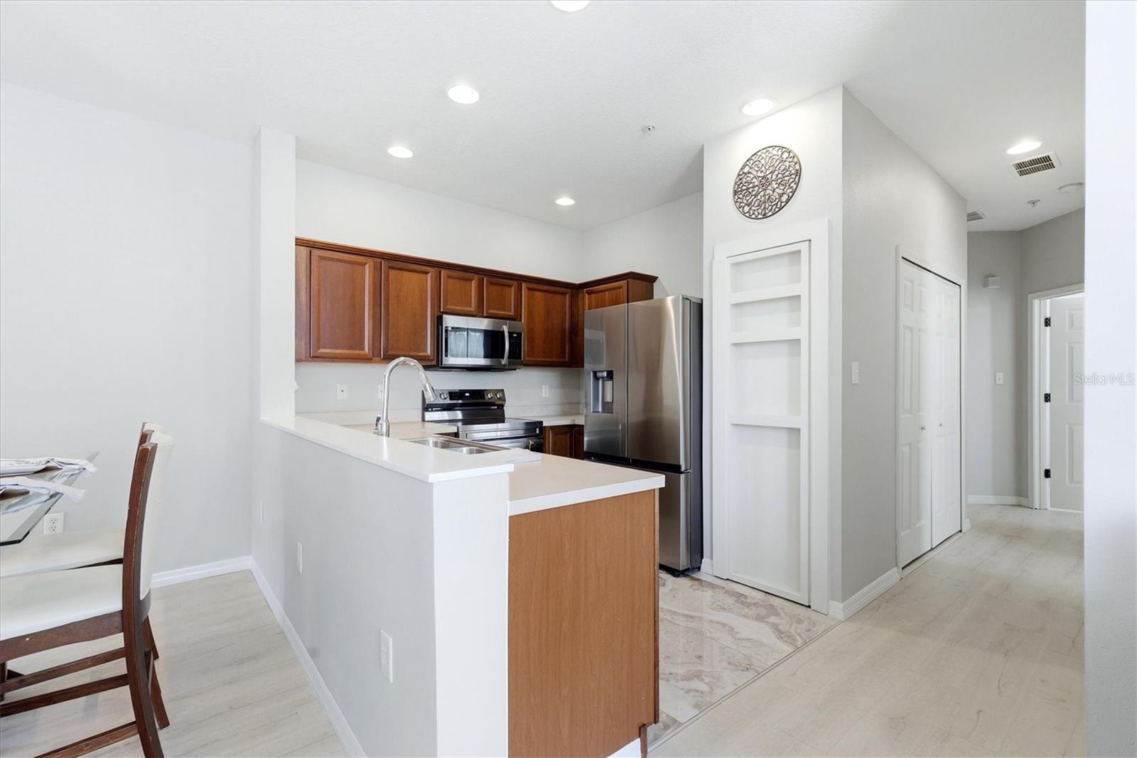 3825 PARKRIDGE CIR #1-202, SARASOTA, FL, 34243