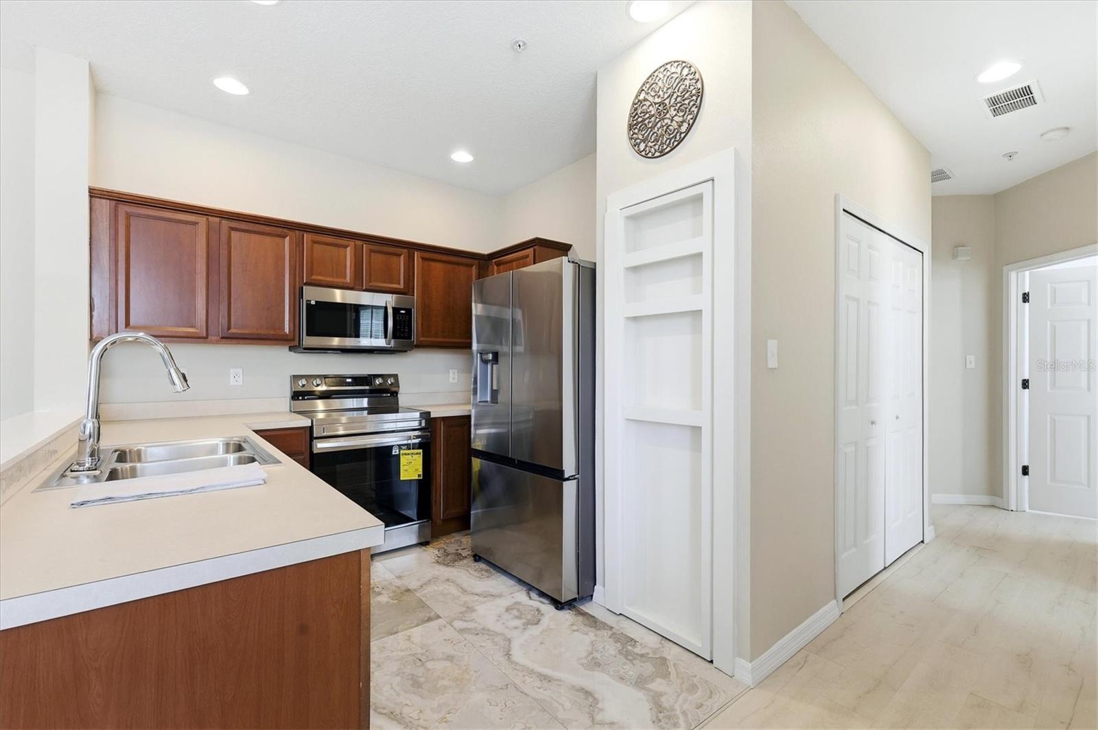 3825 PARKRIDGE CIR #1-202, SARASOTA, FL, 34243