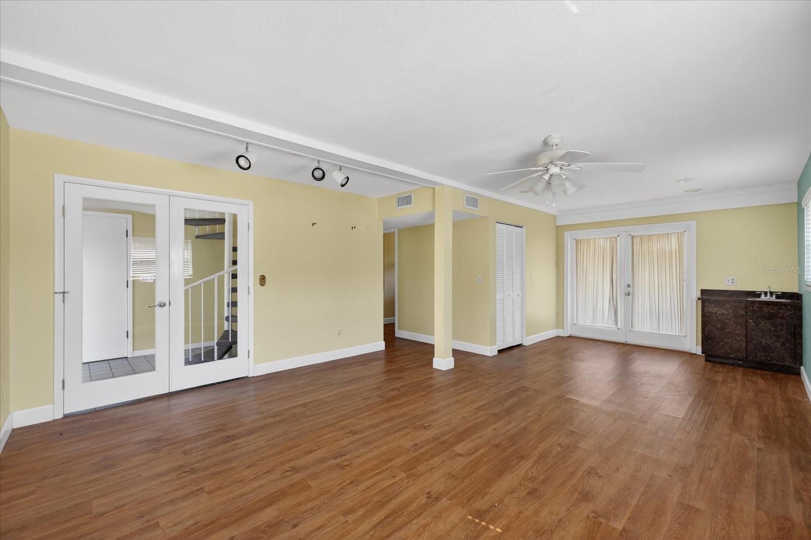 1005 BEAVER DR, TARPON SPRINGS, FL, 34689
