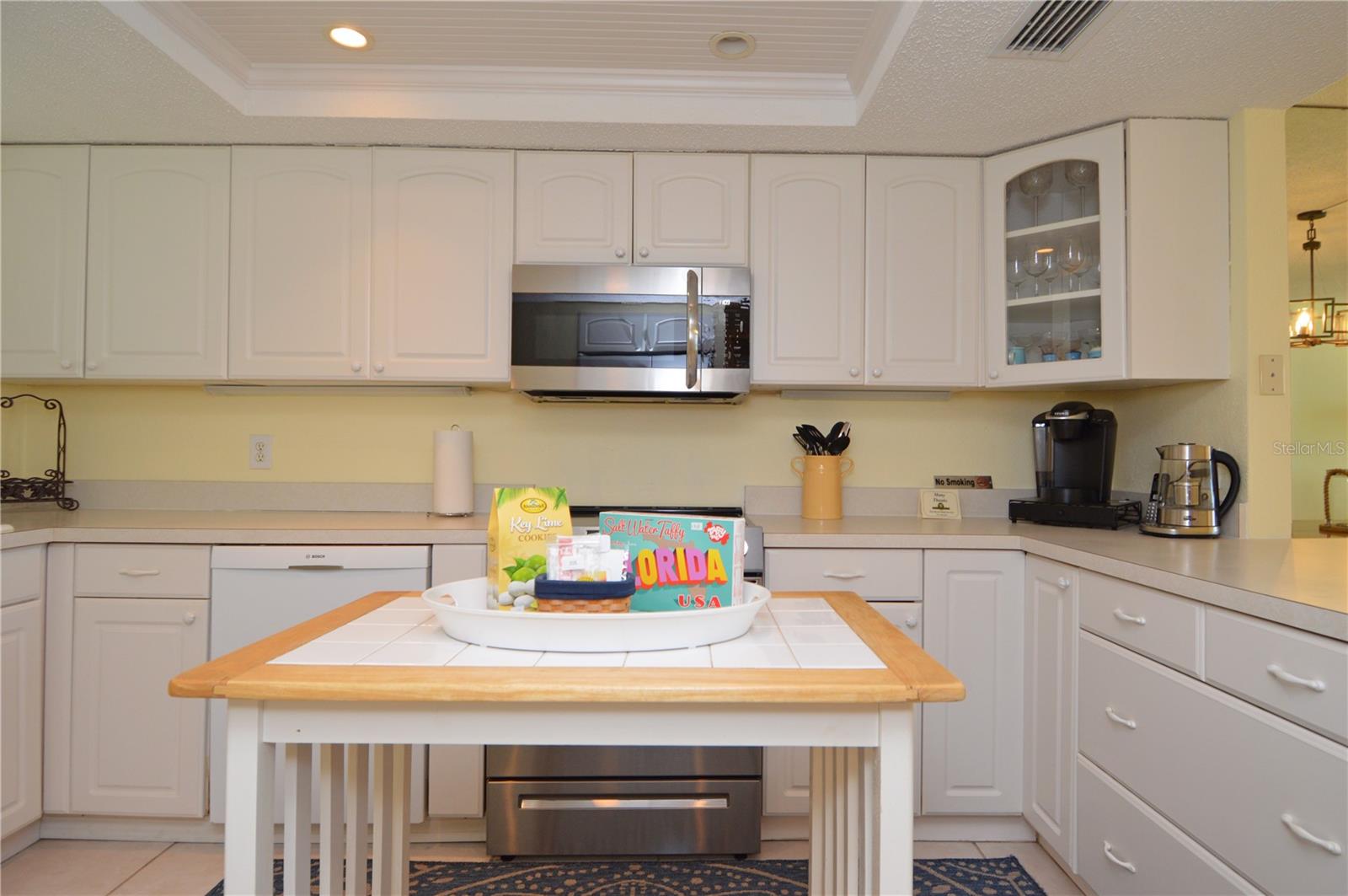 18650 GULF BLVD #305, INDIAN SHORES, FL, 33785