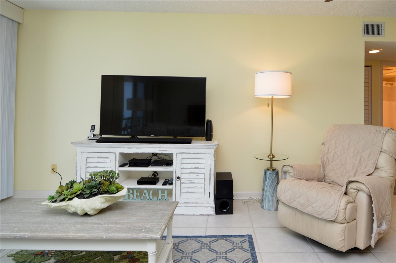 18650 GULF BLVD #305, INDIAN SHORES, FL, 33785