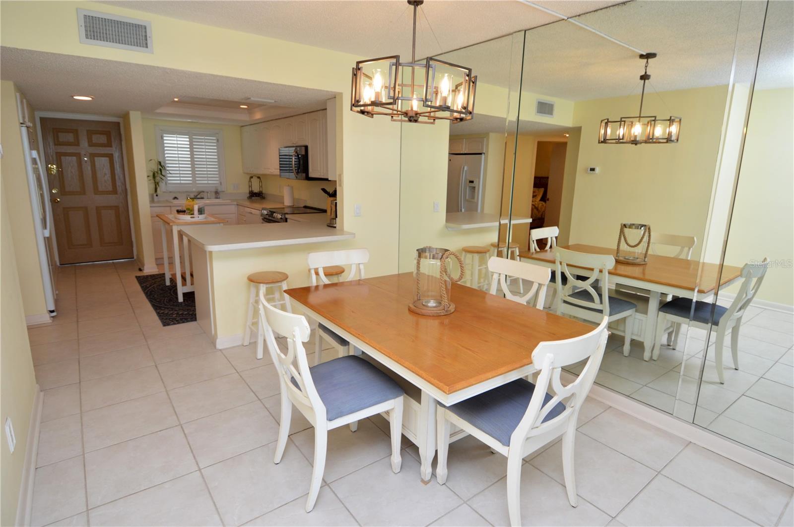 18650 GULF BLVD #305, INDIAN SHORES, FL, 33785