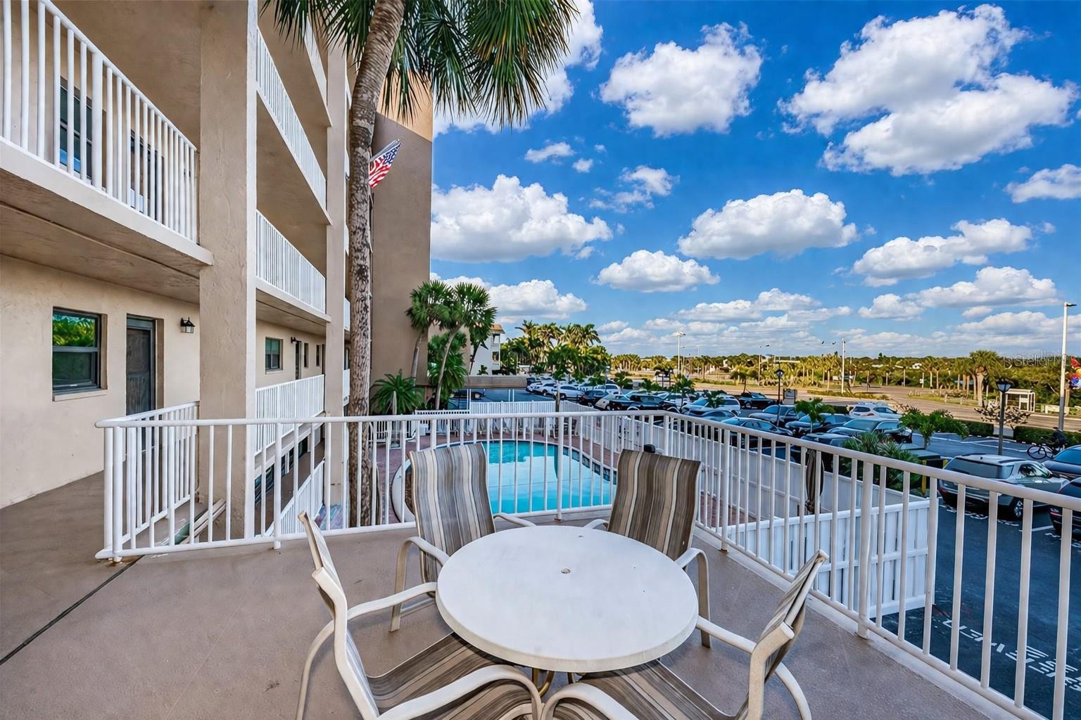 18650 GULF BLVD #305, INDIAN SHORES, FL, 33785