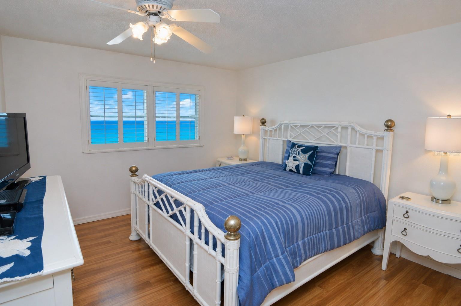 18650 GULF BLVD #305, INDIAN SHORES, FL, 33785