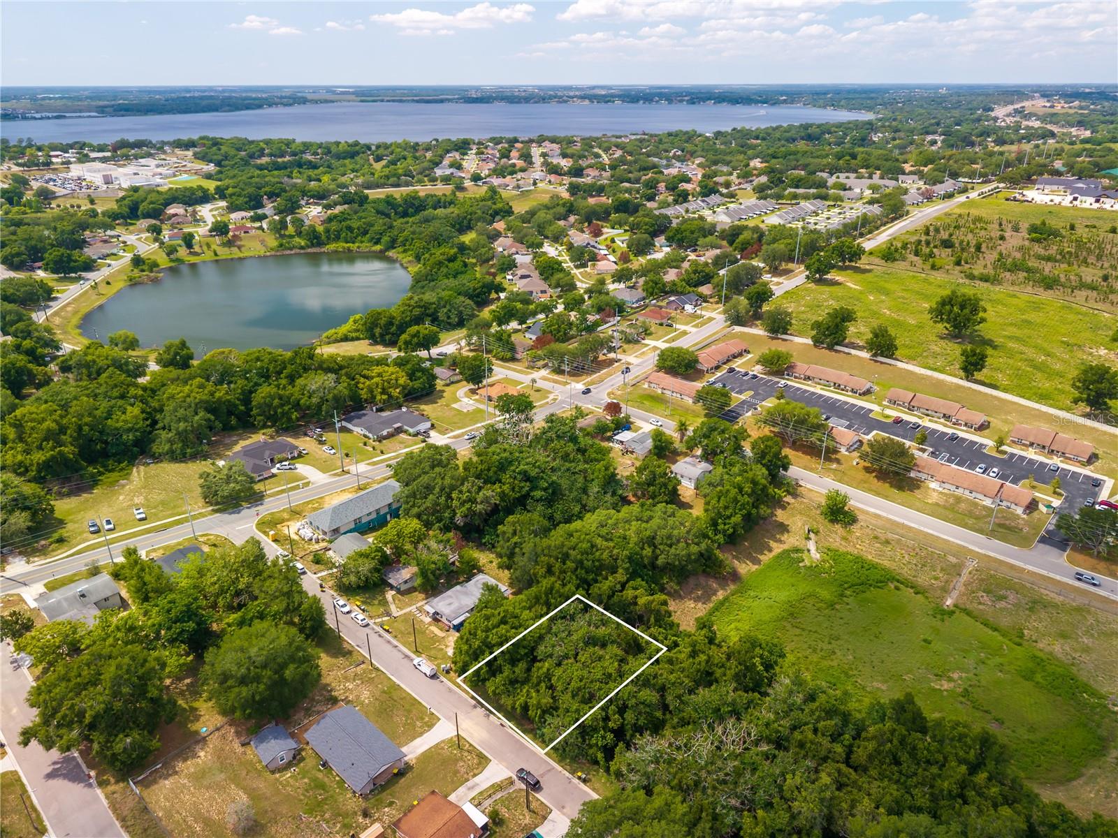 E MINNEOLA AVE, CLERMONT, FL, 34711