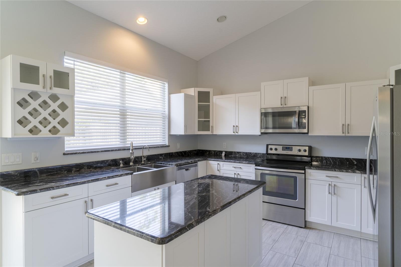 9406 OAK MEADOW CT, TAMPA, FL, 33647