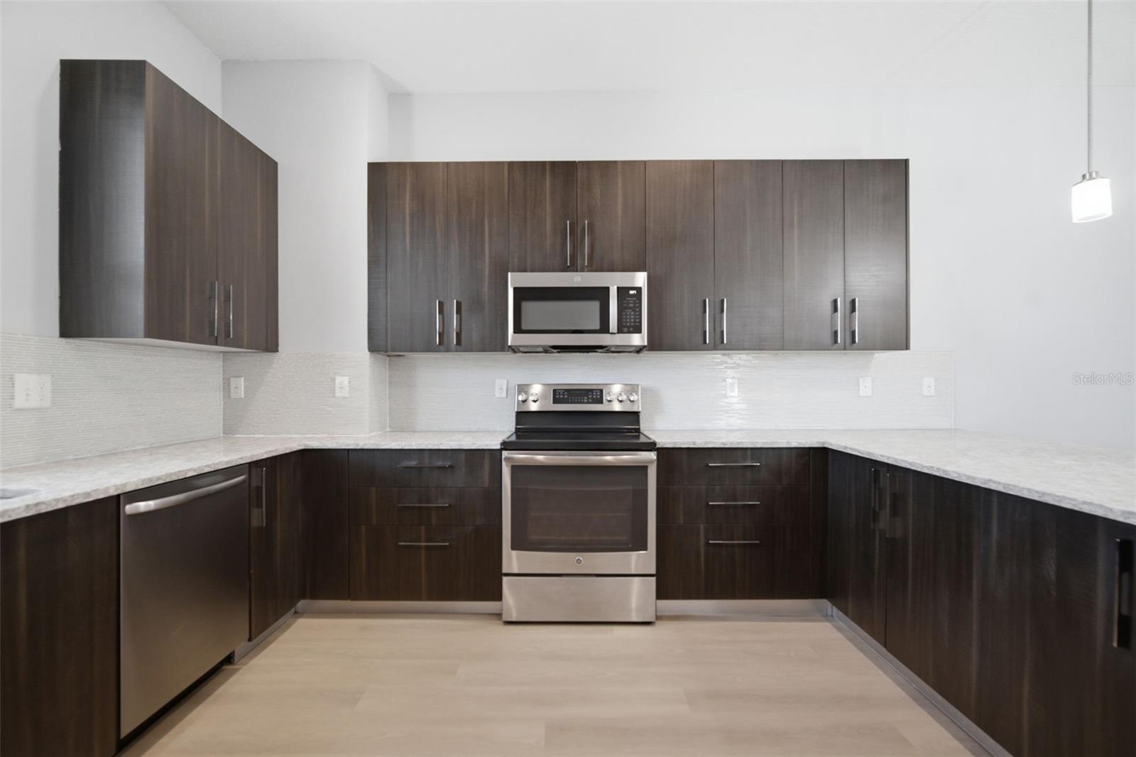 4810 W MCELROY AVE #7, TAMPA, FL, 33611