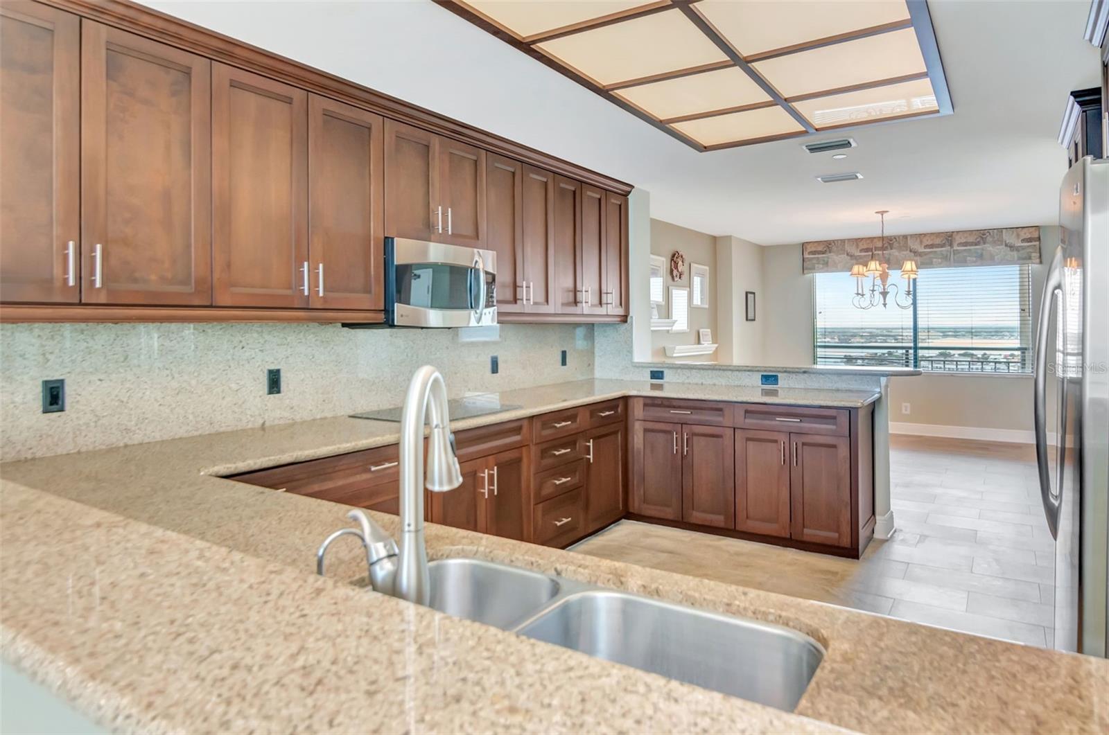 1560 GULF BLVD #4, CLEARWATER BEACH, FL, 33767