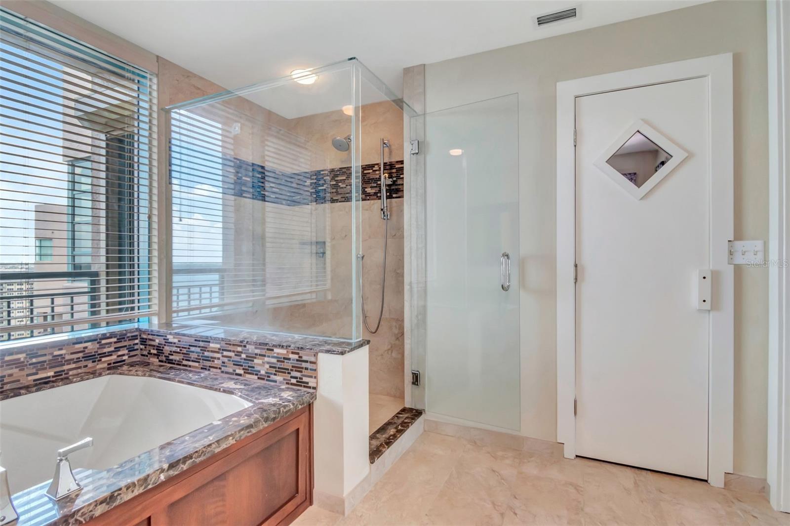 1560 GULF BLVD #4, CLEARWATER BEACH, FL, 33767