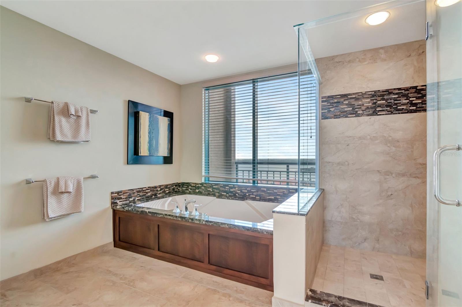 1560 GULF BLVD #4, CLEARWATER BEACH, FL, 33767