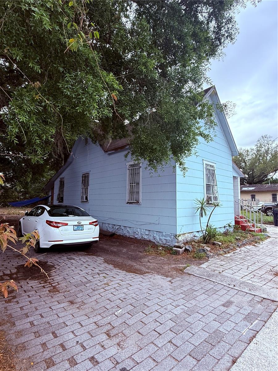 1209 E DR MARTIN LUTHER KING JR BLVD, TAMPA, FL, 33603