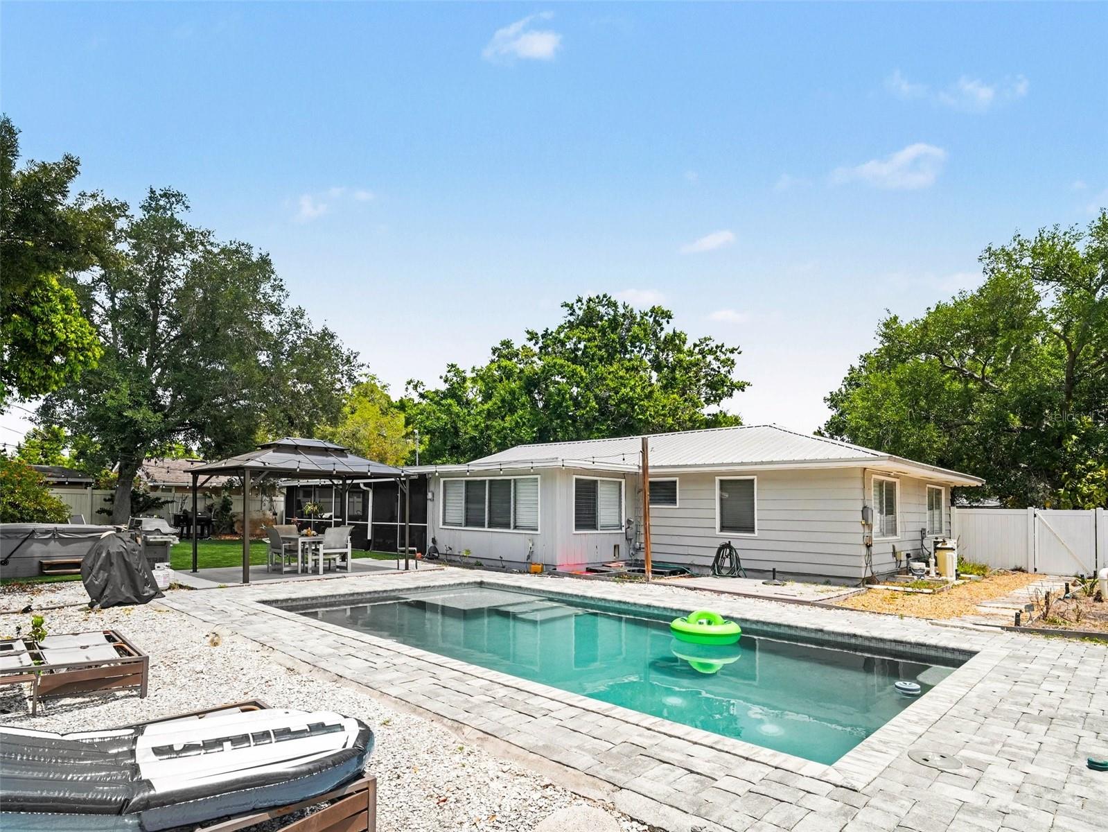 4304 MIDLAND RD, SARASOTA, FL, 34231