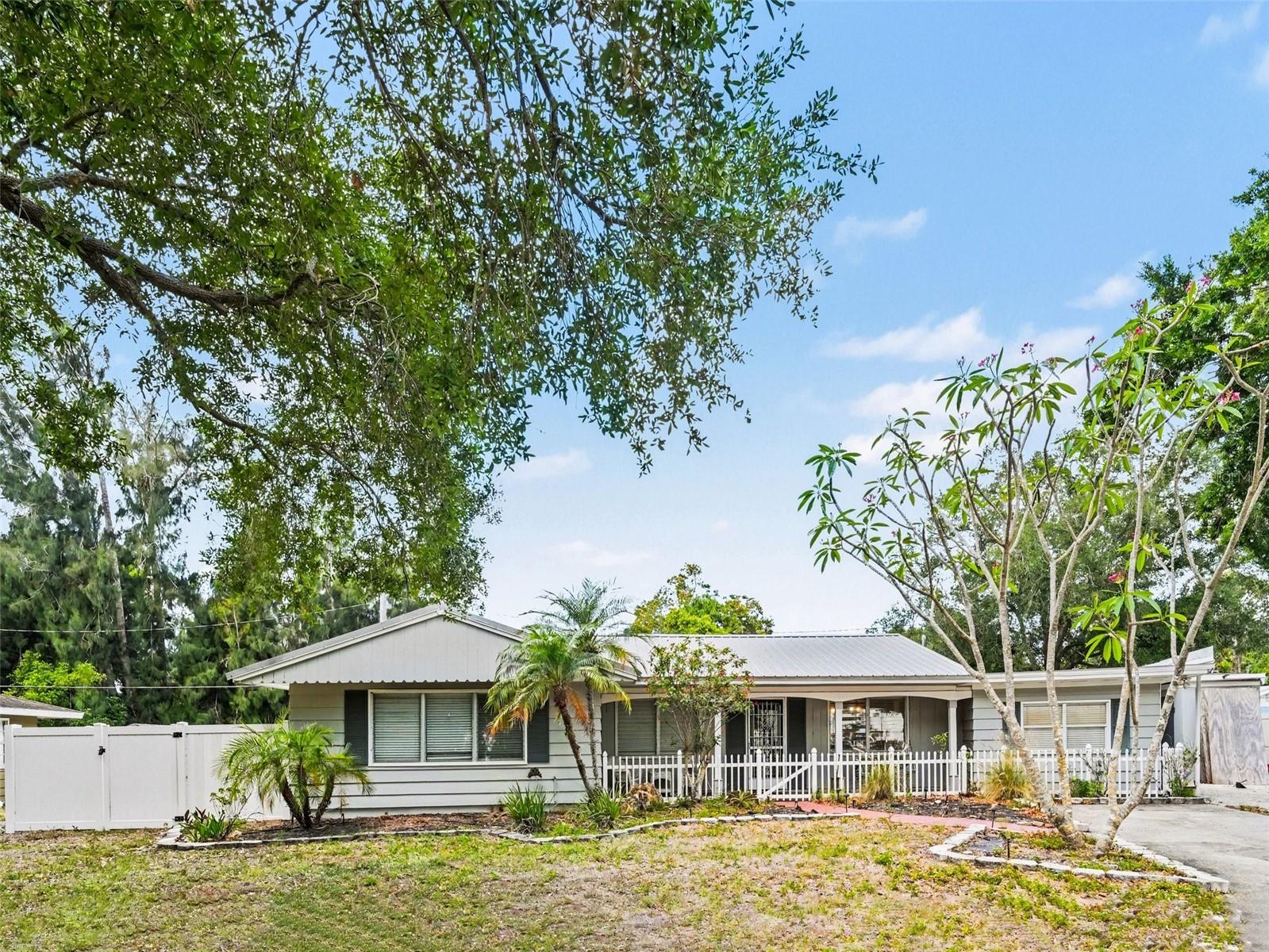 4304 MIDLAND RD, SARASOTA, FL, 34231
