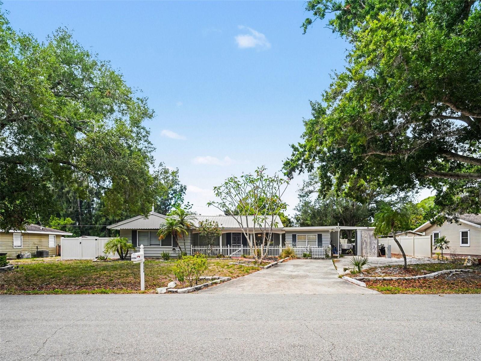 4304 MIDLAND RD, SARASOTA, FL, 34231