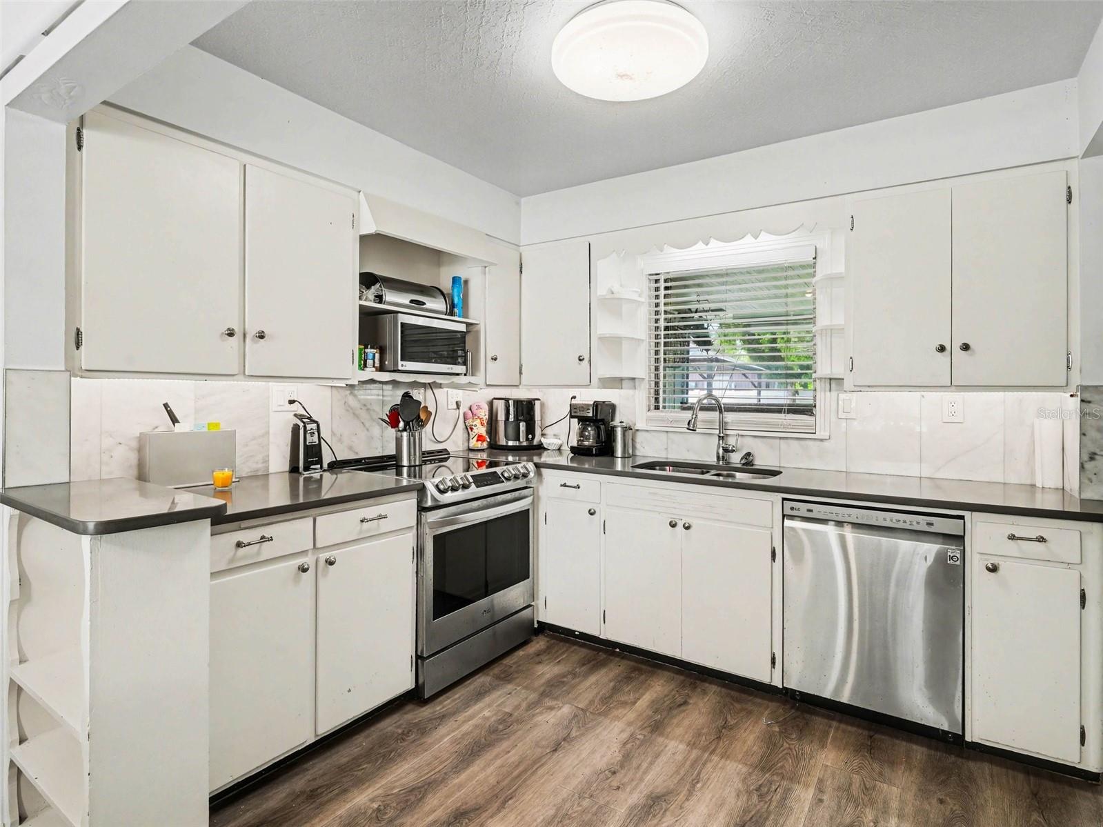 4304 MIDLAND RD, SARASOTA, FL, 34231