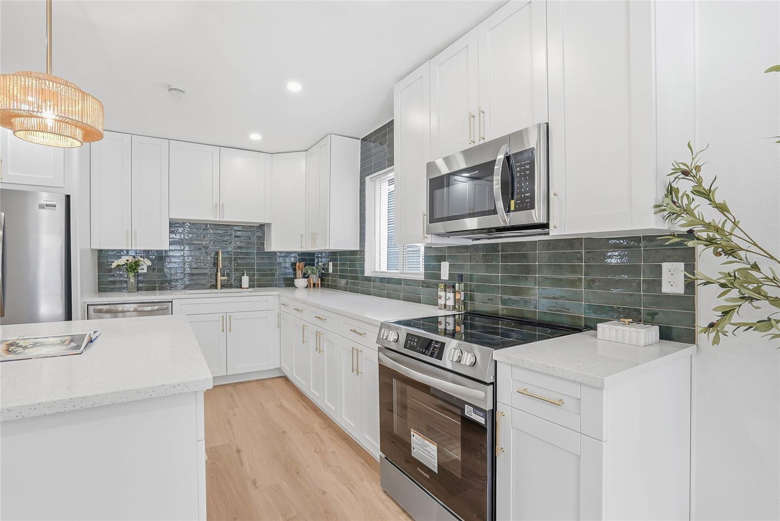 7037 124TH TER, LARGO, FL, 33773