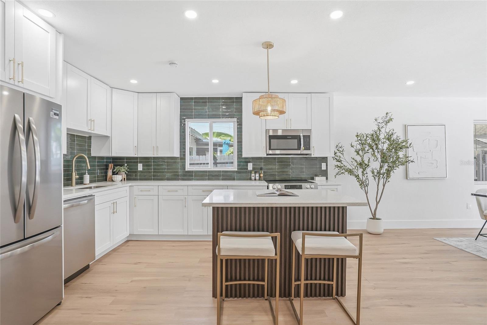 7037 124TH TER, LARGO, FL, 33773