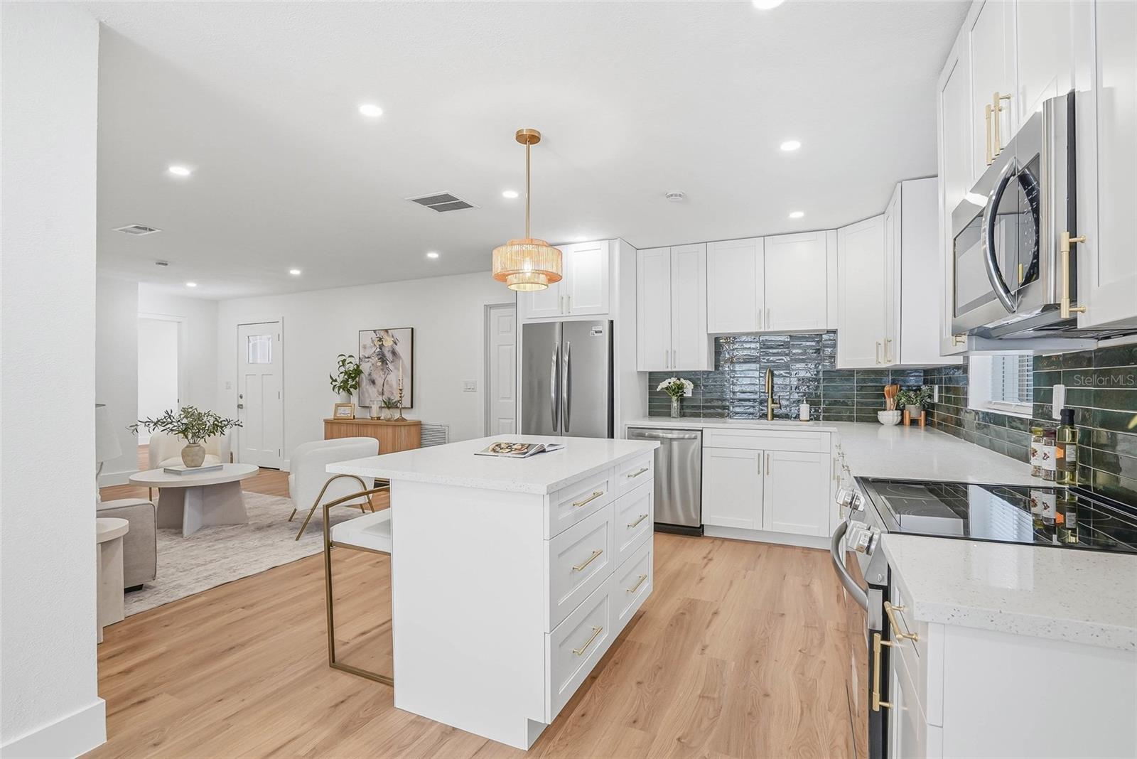 7037 124TH TER, LARGO, FL, 33773