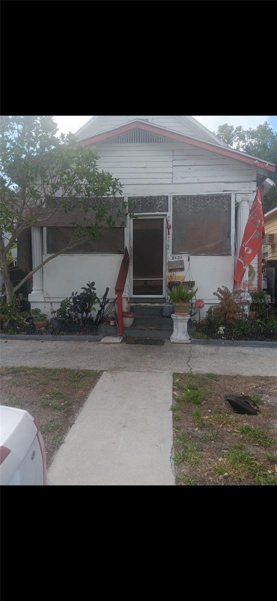 2126 W PINE ST, TAMPA, FL, 33607