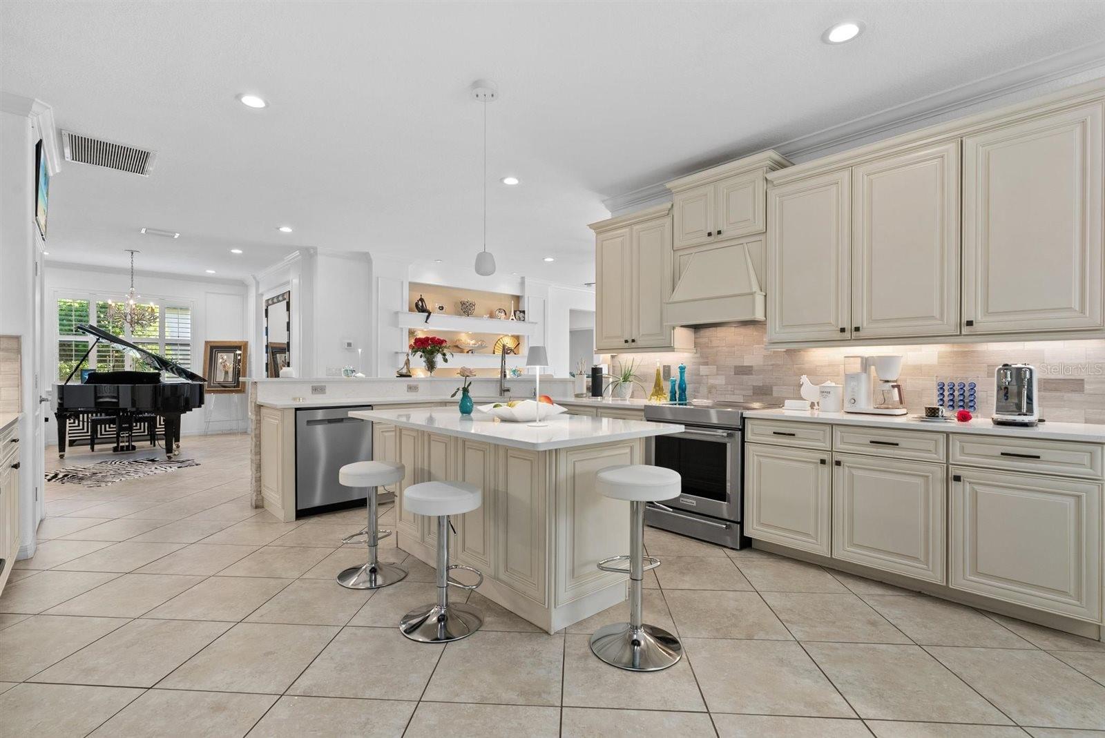 6860 WILD LAKE TER, BRADENTON, FL, 34212