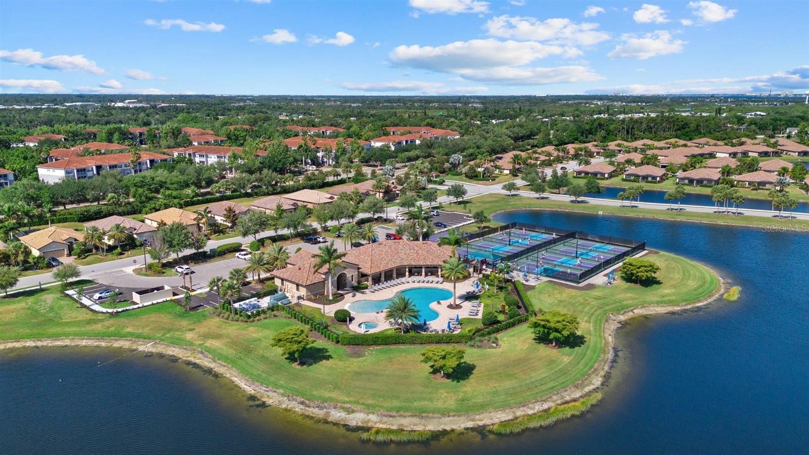 6860 WILD LAKE TER, BRADENTON, FL, 34212
