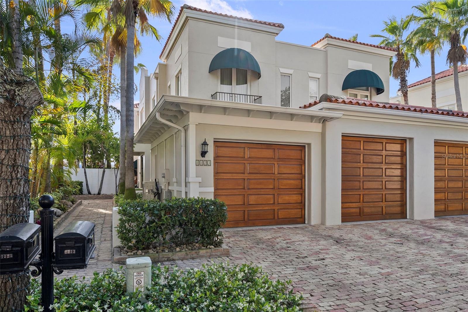 1123 ABBEYS WAY, TAMPA, FL, 33602