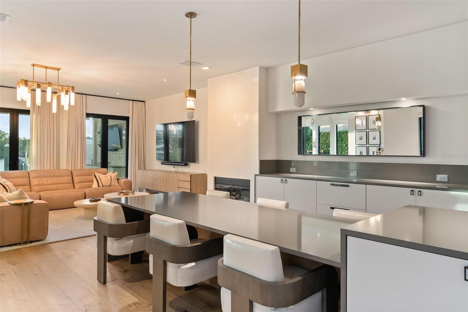 1123 ABBEYS WAY, TAMPA, FL, 33602