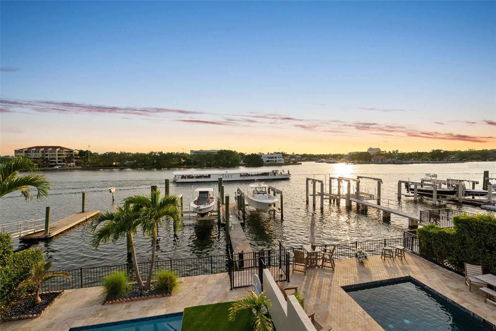 1123 ABBEYS WAY, TAMPA, FL, 33602