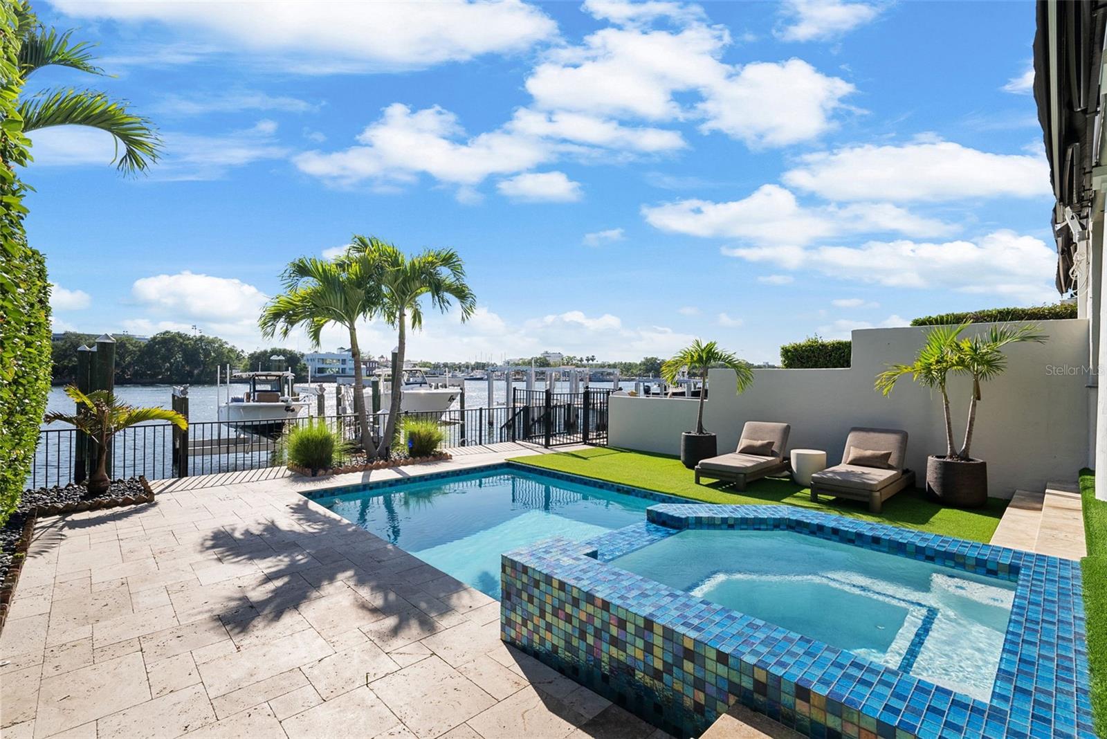 1123 ABBEYS WAY, TAMPA, FL, 33602