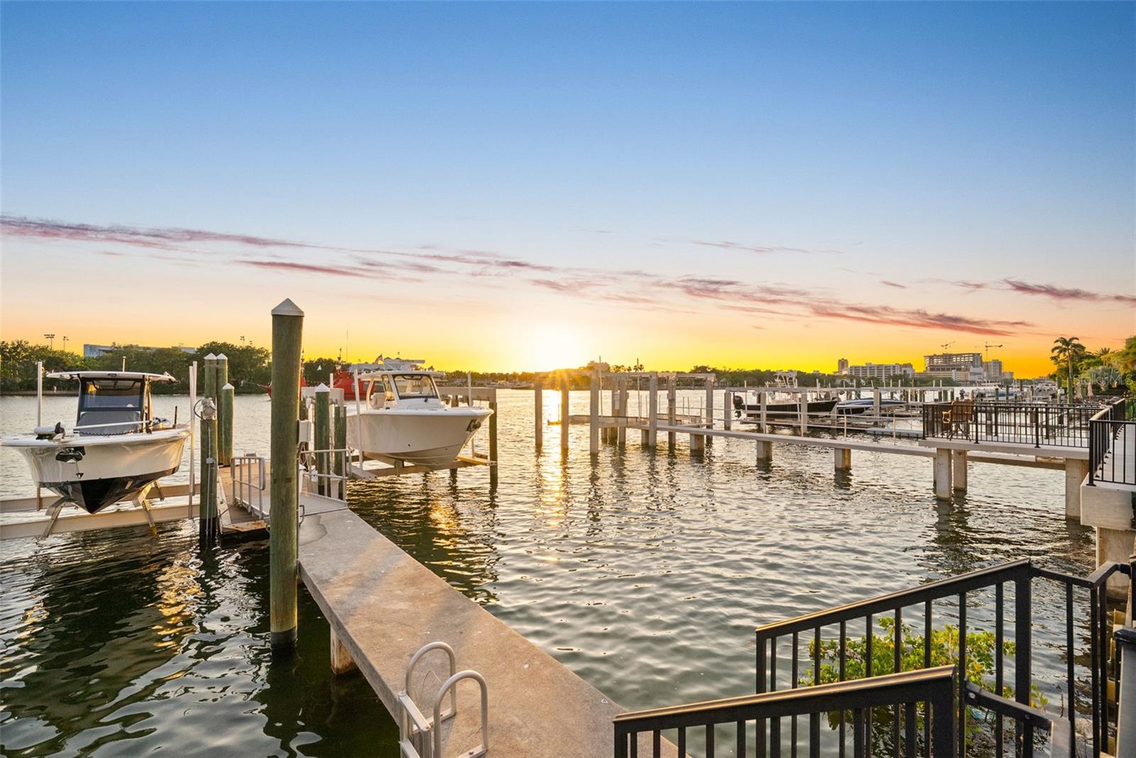 1123 ABBEYS WAY, TAMPA, FL, 33602