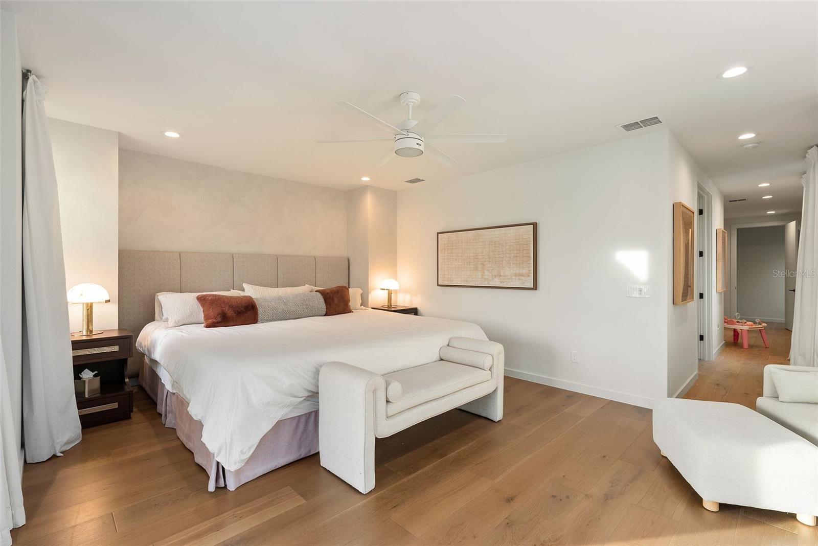 1123 ABBEYS WAY, TAMPA, FL, 33602