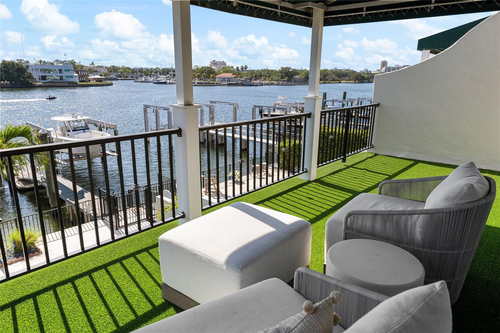 1123 ABBEYS WAY, TAMPA, FL, 33602