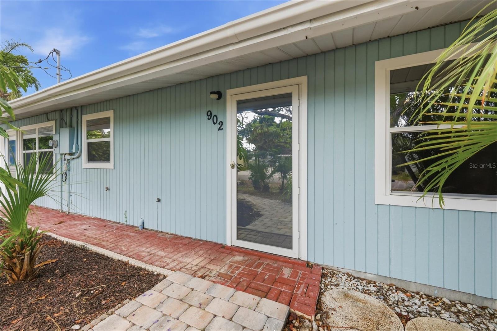 902 37TH ST W, BRADENTON, FL, 34205