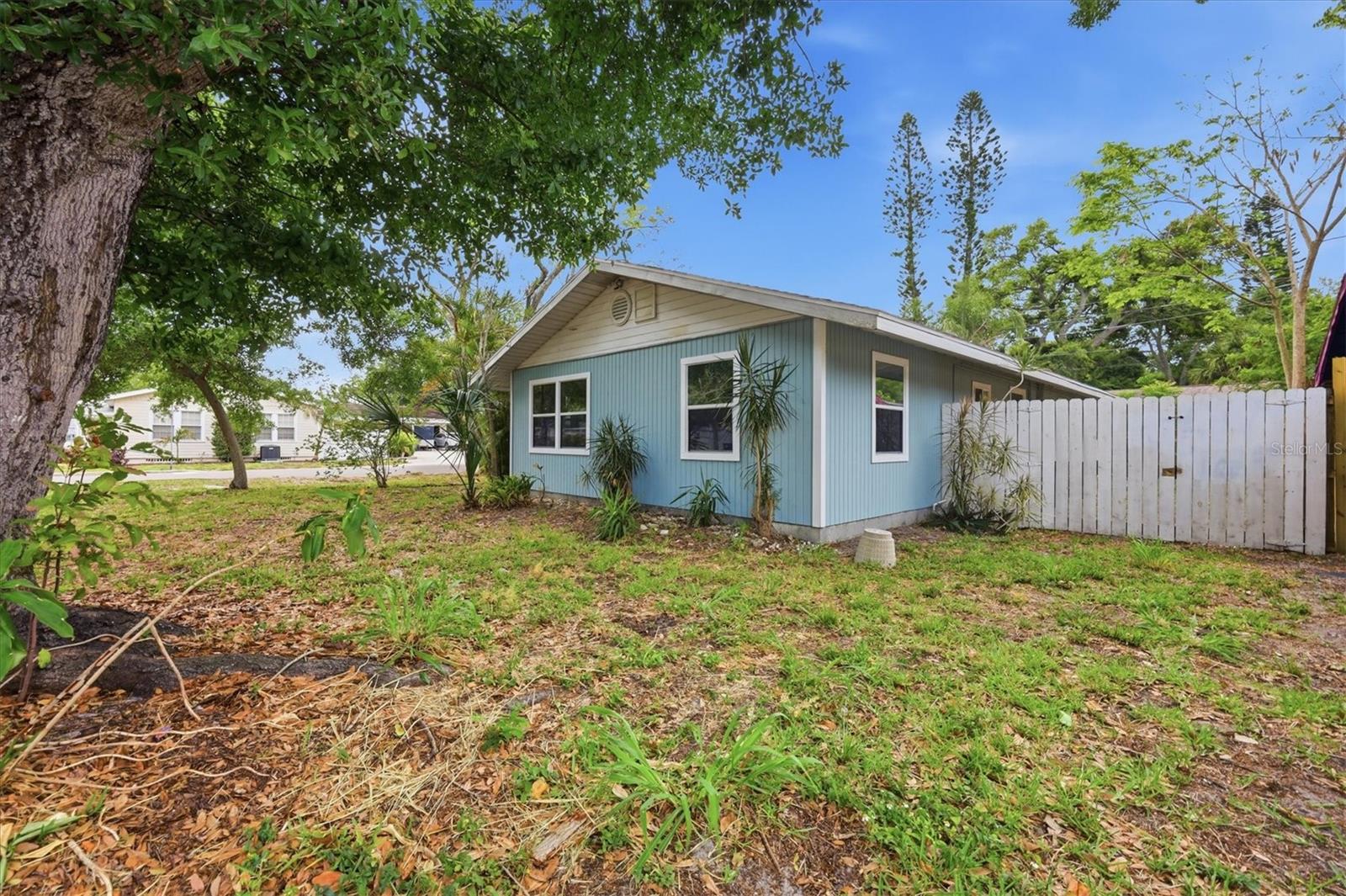 902 37TH ST W, BRADENTON, FL, 34205