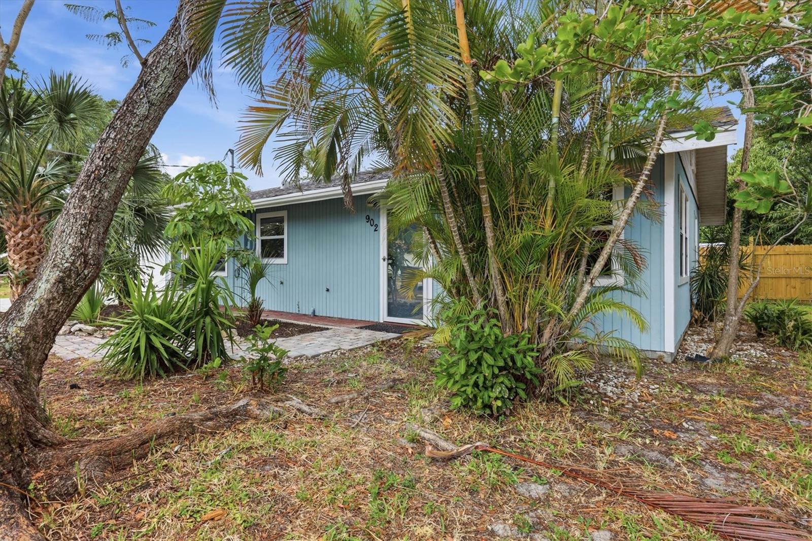 902 37TH ST W, BRADENTON, FL, 34205
