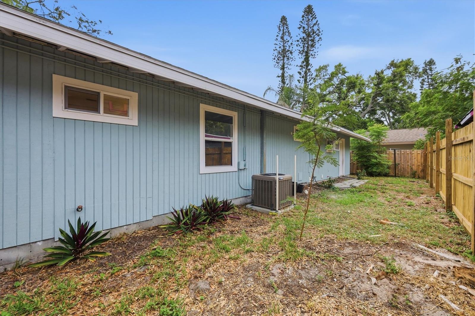 902 37TH ST W, BRADENTON, FL, 34205