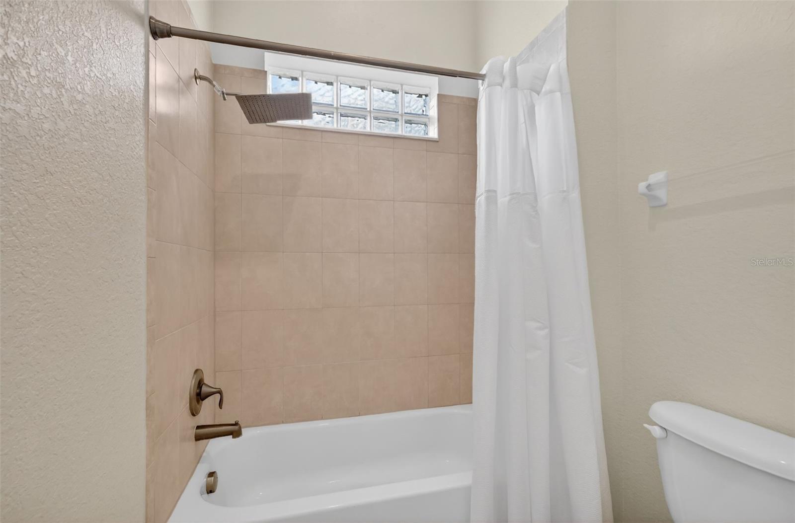 10180 LAKE MIONA WAY, OXFORD, FL, 34484