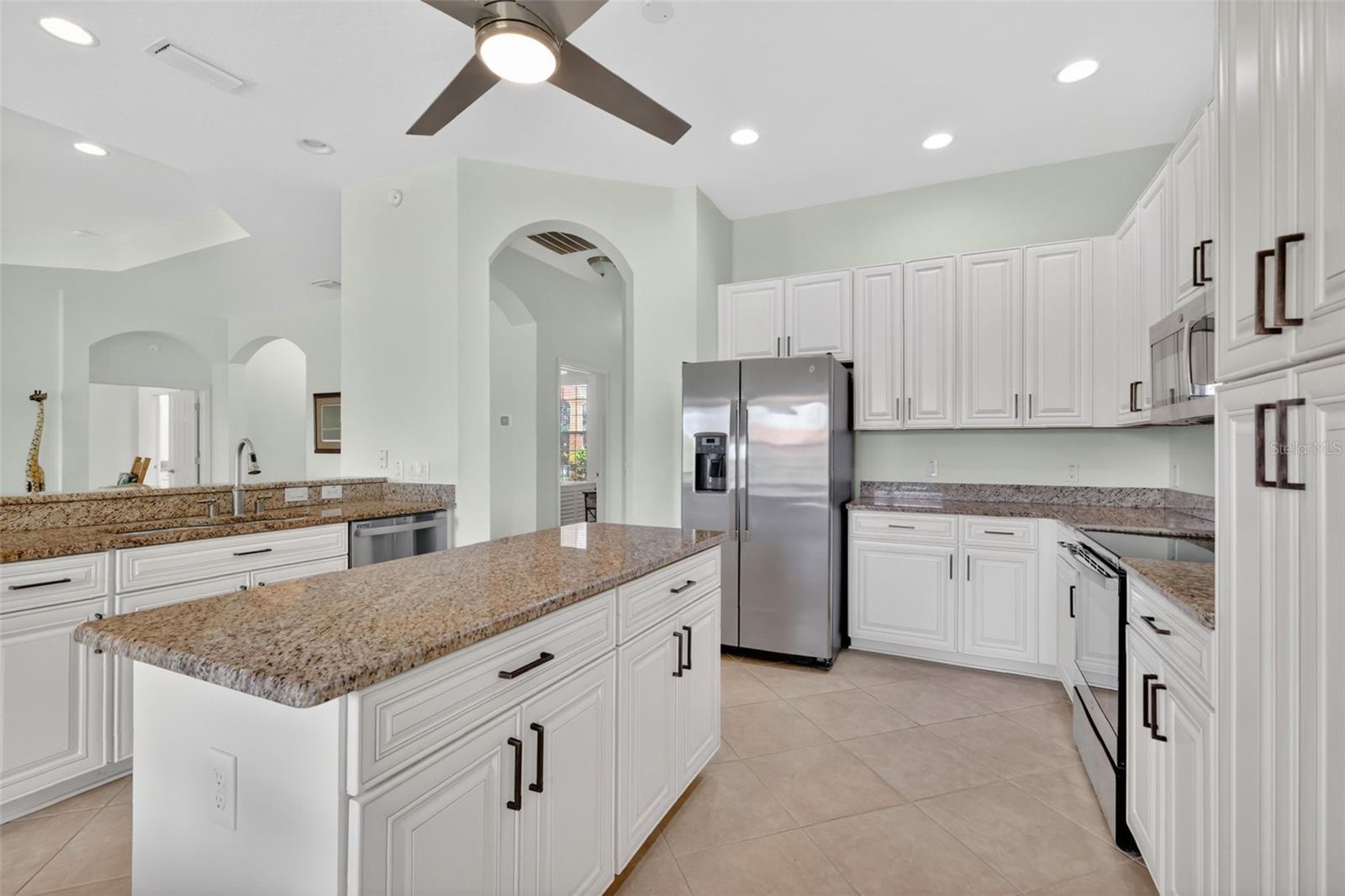 10180 LAKE MIONA WAY, OXFORD, FL, 34484