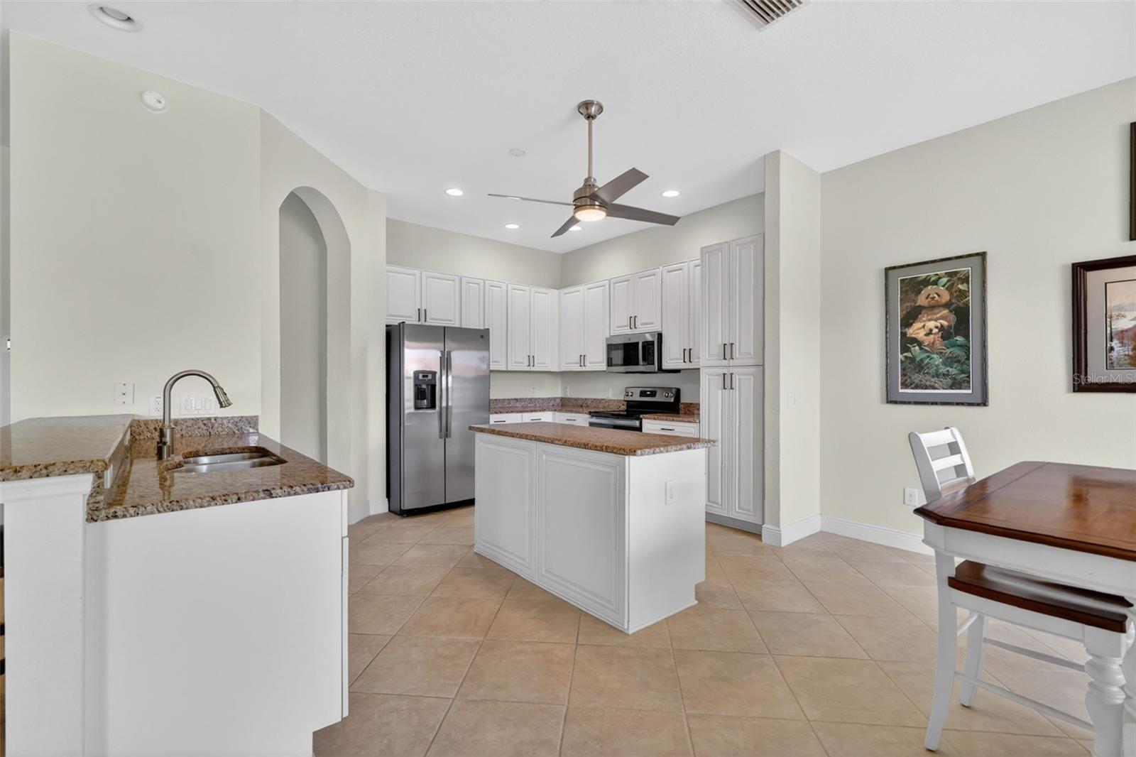 10180 LAKE MIONA WAY, OXFORD, FL, 34484
