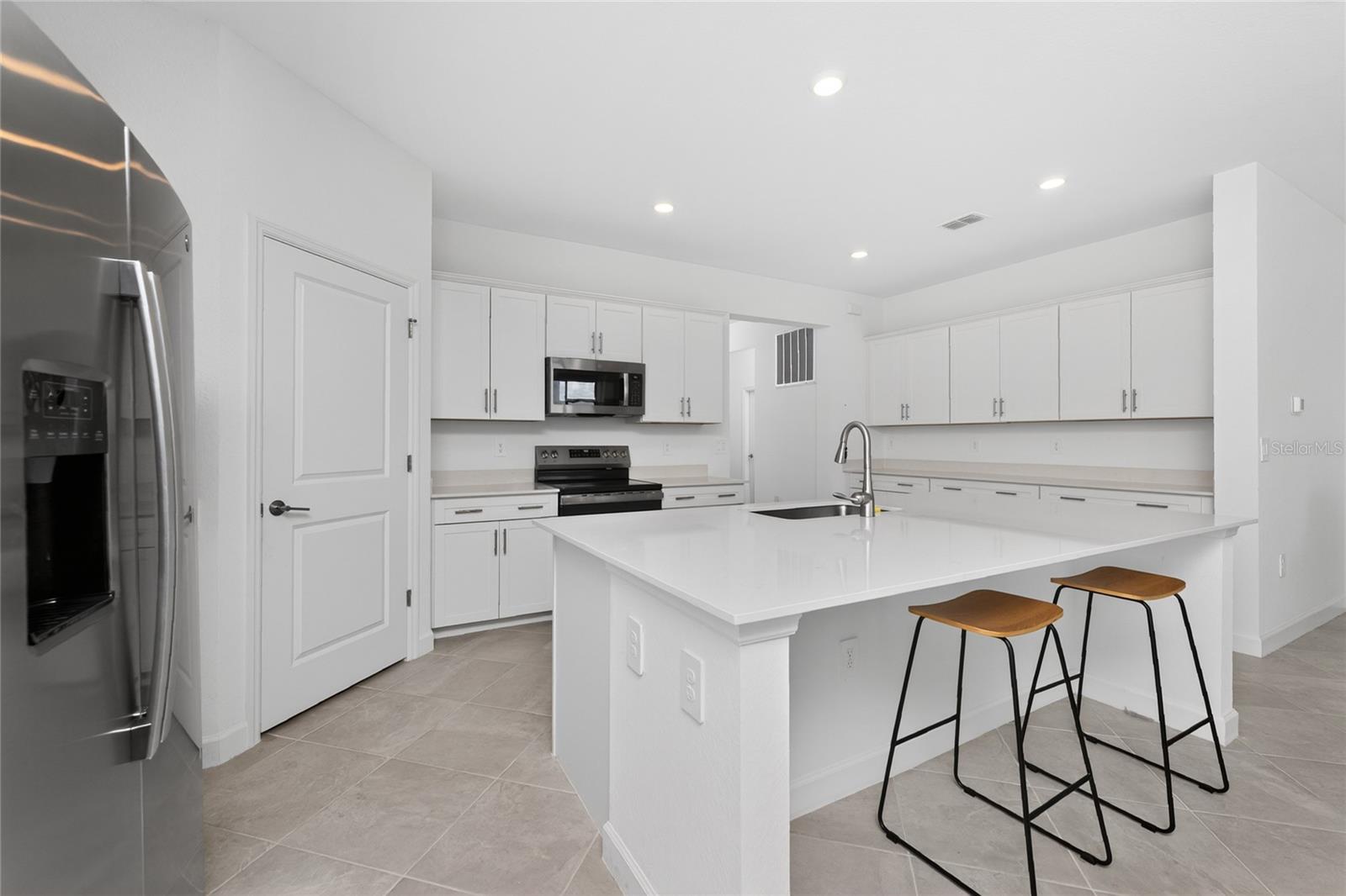8322 SHORE LAKE DR, ENGLEWOOD, FL, 34224
