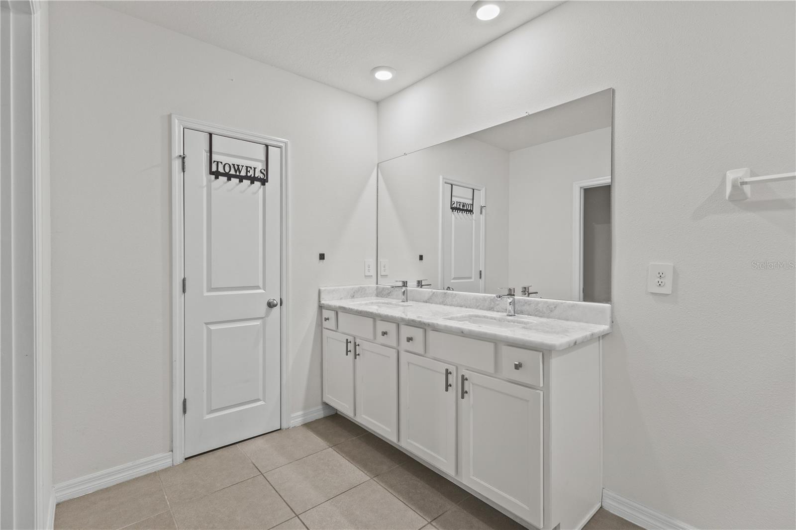 5750 CAPE PRIMROSE DR, SARASOTA, FL, 34232